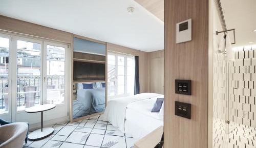 Rooftop King Room with Patio