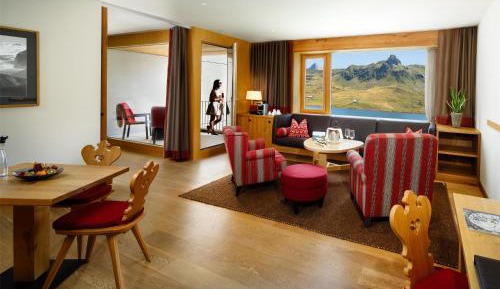 Lake View Suite