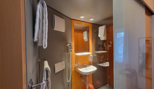 Single Room with Shower