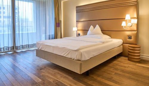 Superior Double Room with Balcony and Riverview