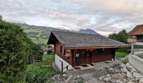 Apartment with Mountain View
