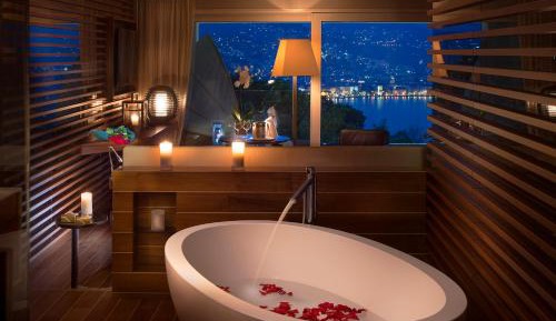 Suite with Lake View
