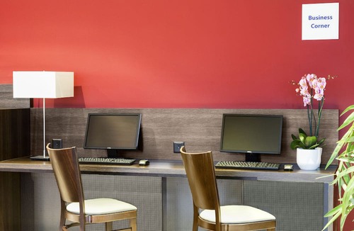 Ruemlang Hotel | Holiday Inn Express Zurich Airport by IHG