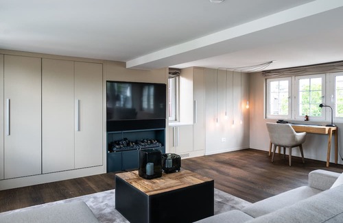 Niederdorf Apartment | Airhome Limmatquai River View Apartment
