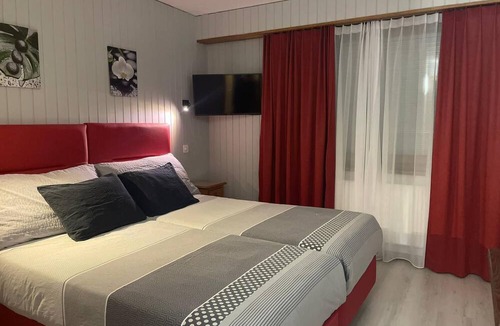 Bourg-Saint-Pierre Hotel | Auberge les Charmettes