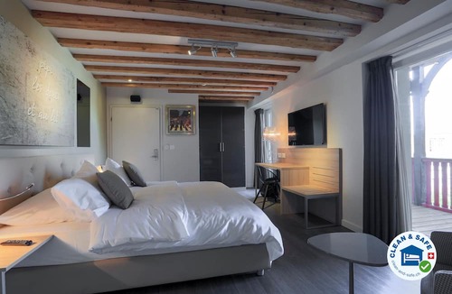 Geneva Hotel | Chez Maman