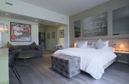 Geneva Hotel | Chez Maman