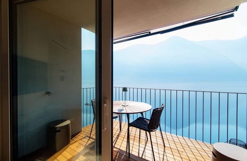 Gandria Apartment | A two-bedroom apartment with stunning lake view in Gandria (UNIQUE GANDRIA 3)