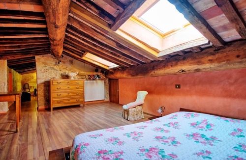 Massarosa Apartment | Nice apartment for 4 people with WIFI, pool, TV and panoramic view, close to Viareggio