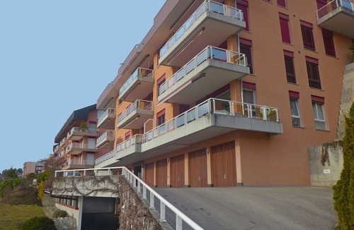 Montreux Apartment | Cosy apartment for 5 people with WIFI, TV, balcony, pets allowed and panoramic view