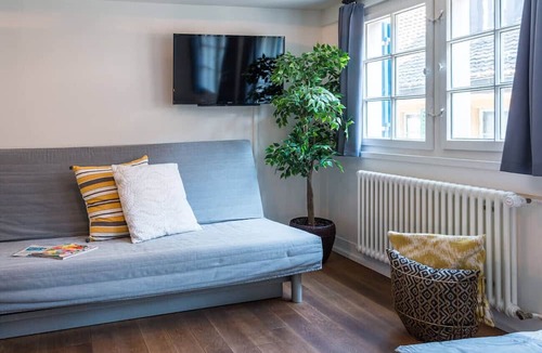 Niederdorf Apartment | ZH Gasse 3 - HITrental Schmidgasse Apartment