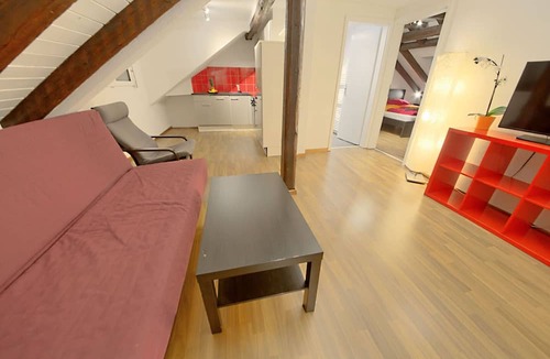 Oerlikon Apartment | ZH Strawberry - Oerlikon HITrental Apartment