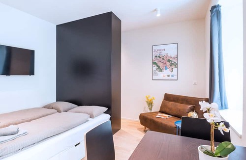 Center Apartment | ZH Anna III - HITrental Central Station Apartments