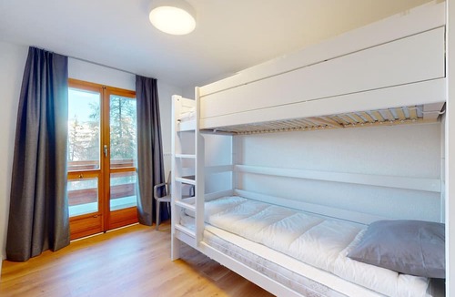Les Mayens-de-Sion Bed & Breakfast | Chalet de l'Ours NATURE 4 Etages 52 pers