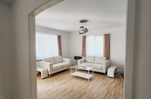 Bassersdorf Villa | VK - VBD - Zurich Airport - Homestay - Villa Bassersdorf