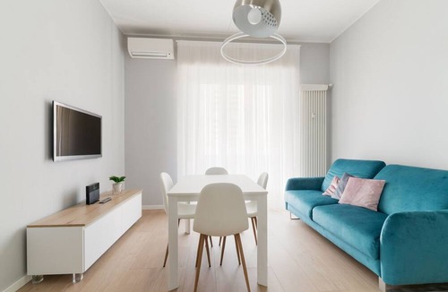 Ripamonti Corvetto Apartment | GuestHost - Bright apartment of about 85 sqm, able to accommodate up to 5 people, located on the mezzanine floor of a building (NO elevator - there are some steps to climb).The property is located in a residential area of ​Milan, full of services an