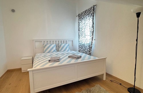 Kloten Apartment | VK - Zürich Airport - Homestay - Härdlen