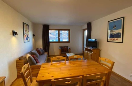 Saint-Pierre-de-Clages Apartment | Apartment in Nendaz with Ski-In/Ski-Out Access