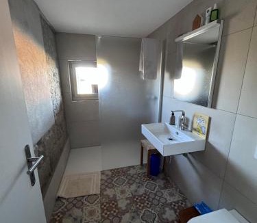 Fischingen Bed & Breakfast | Zimmer mit Doppelbett, maximal 2 Personen mit Kindermatraze am boden möglich