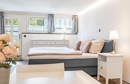 Visp Apartment | Renoviertes Studio oberhalb Visp mit Balkon und Bergblick