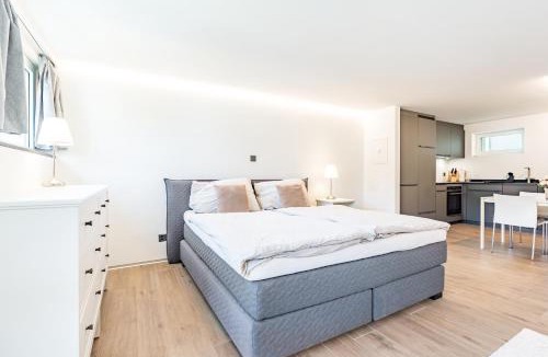 Visp Apartment | Renoviertes Studio oberhalb Visp mit Balkon und Bergblick