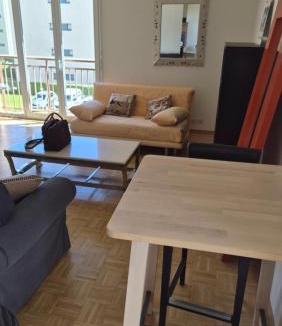 Versoix Apartment | Sunny Place Geneva 15 min Train