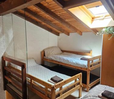 Portalban-Dessous Apartment | Charmantes Reihenhaus in Seenähe