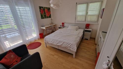 Mies Bed & Breakfast | BnB "Les Coquelicots"