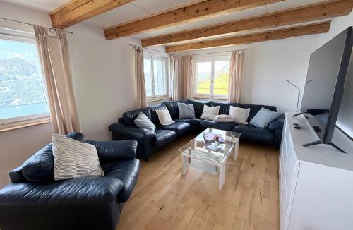 Beckenried Apartment | 4 Personen, Panorama-Seesicht, Balkon, Gartensitzplatz