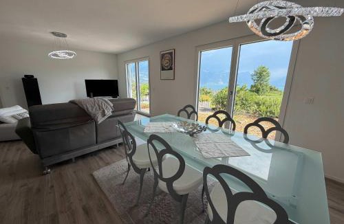 Chardonne Apartment | Le Chardonne - Designer's home with a stunning lake and mountain view