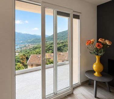 Lavena Ponte Tresa Apartment | Lake View Apartament 1 - Free Parking & Terrace