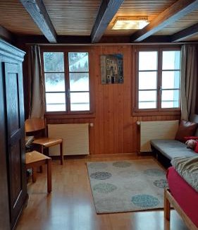 Emmetten House | Familienzimmer mit Bergblick