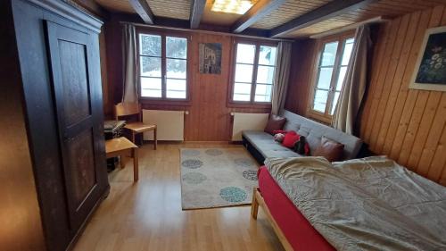 Emmetten House | Familienzimmer mit Bergblick