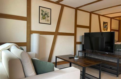 Oppligen Apartment | Modern Studio with Kitchen & Parking near Thun and Bern