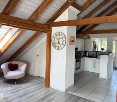 Burgdorf Apartment | Schöne Dachwohnung möbliert und mit Parkmöglichkeiten