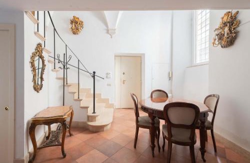 Roman Ghetto Apartment | Beatrix Apartment in Trastevere by Nosdom Properties