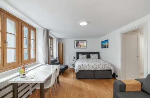 Geneva Old Town Apartment | Boël 3 studio