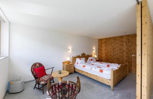 Samedan Apartment | Apartment in a sunny location in Samedan
