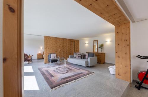 Samedan Apartment | Apartment in a sunny location in Samedan