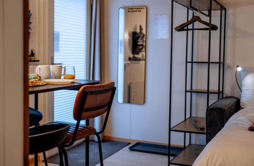 Schwyz Apartment | AlpinRetro-Apartment I Stylisch & zentral I See & Berge I Luzern I Zürich I Stoos I Rigi