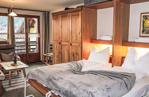 Ernen Apartment | Apartment Aragon M86 by Interhome