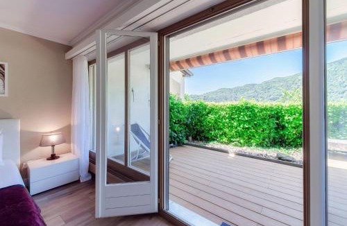 Morcote Apartment | Morcote Romance by Quokka 360 - Apartment with Patio and Shared Pool
