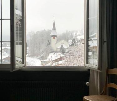 Lauterbrunnen Apartment | Waterfall Views-Stylish Design-Big Comfy Bed