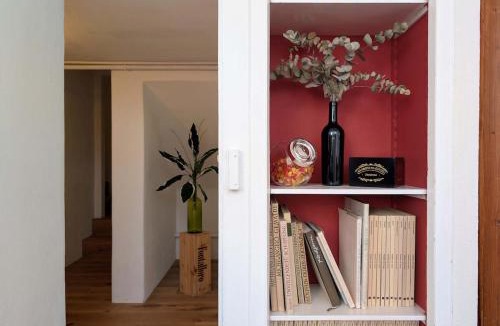 Meilen District Apartment | Lovingly furnished apartment close to the lake