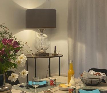 Plan-les-Ouates Bed & Breakfast | La Belle-Vie Genève - Suite Deluxe & salle de bains privée