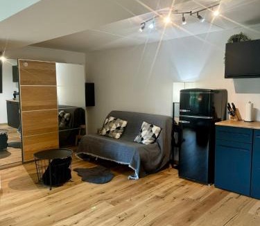 Lens Apartment | Appartement central avec Spa