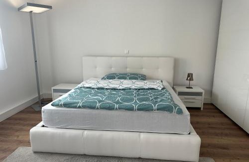 Seengen Apartment | Grosse Einzimmerwohnung/Büro/Showroom