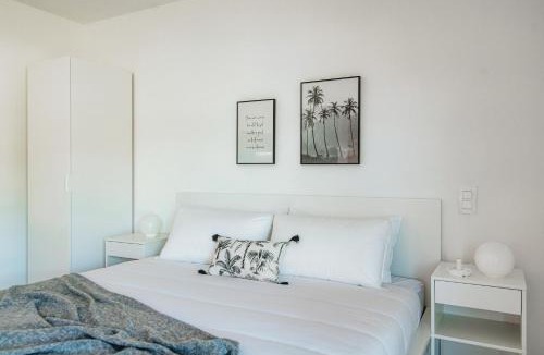 Montagnola Apartment | La Palma 1 by Quokka 360 - Stylish Modern Lake View Apartment