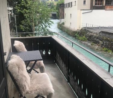 Klosters Platz Apartment | TOP LOCATION - Klosters center - 130m distance to ski lift Parsenn Gotschnabahn and railway station Klosters Platz - direct connection to Davos