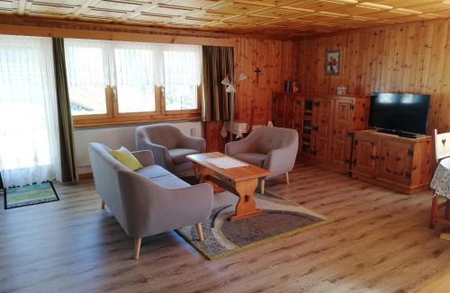 Graechen Apartment | Chalet Hedy Ferienwohnung